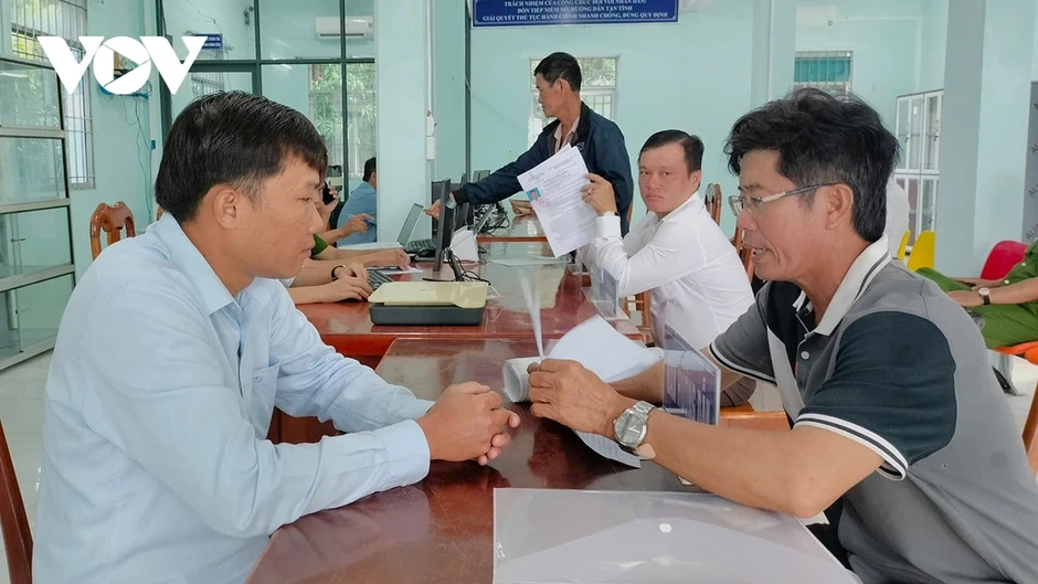 Tăng hiệu quả bộ máy: Cà Mau sẽ xử lý người đùn đẩy, né tránh Tăng hiệu quả bộ máy: Cà Mau sẽ xử lý người đùn đẩy, né tránh