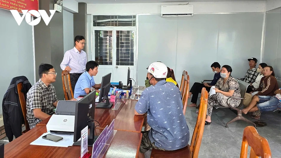 Tăng hiệu quả bộ máy: Cà Mau sẽ xử lý người đùn đẩy, né tránh Tăng hiệu quả bộ máy: Cà Mau sẽ xử lý người đùn đẩy, né tránh