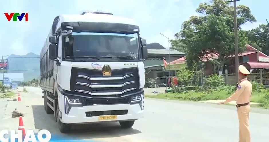 Tăng kiểm soát, xử lý nghiêm vi phạm giao thông trên đường đèo dốc Tăng kiểm soát, xử lý nghiêm vi phạm giao thông trên đường đèo dốc