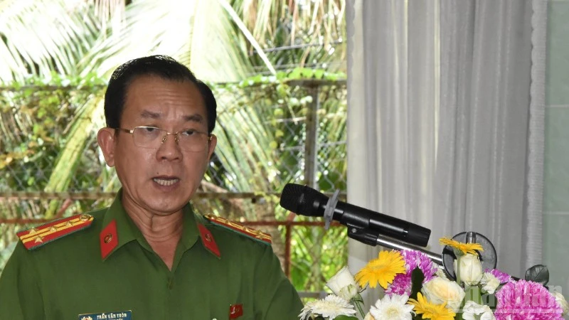 Tăng ni, Phật tử tỉnh Đồng Tháp tham gia bảo đảm trật tự, an toàn giao thông Tăng ni, Phật tử tỉnh Đồng Tháp tham gia bảo đảm trật tự, an toàn giao thông