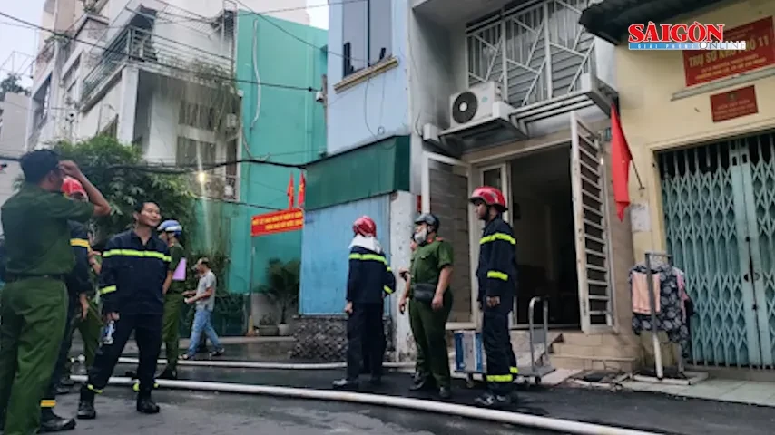 Tầng thượng căn nhà vắng chủ ở phường Bàn Cờ bốc cháy Tầng thượng căn nhà vắng chủ ở phường Bàn Cờ bốc cháy