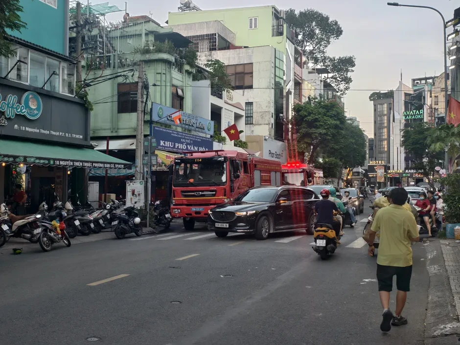 Tầng thượng căn nhà vắng chủ ở phường Bàn Cờ bốc cháy Tầng thượng căn nhà vắng chủ ở phường Bàn Cờ bốc cháy