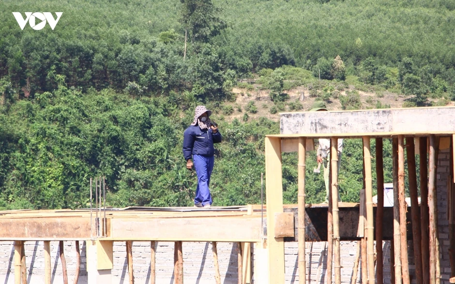 Tăng tốc thi công trường PTDT nội trú liên cấp vùng biên Quảng Trị Tăng tốc thi công trường PTDT nội trú liên cấp vùng biên Quảng Trị