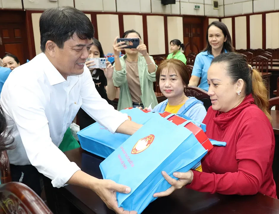 Tạo đột phá chăm lo quyền lợi đoàn viên công đoàn: Đồng hành với nhiều chương trình thiết thực Tạo đột phá chăm lo quyền lợi đoàn viên công đoàn: Đồng hành với nhiều chương trình thiết thực