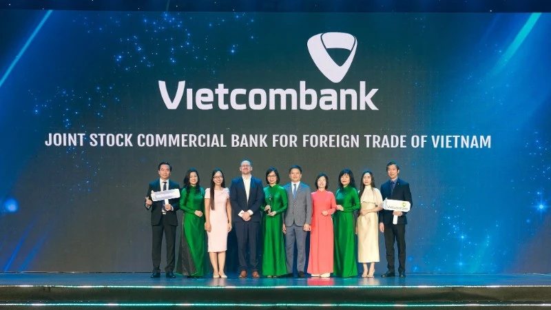 Tạp chí nhân sự hàng đầu châu Á - HR ASIA tiếp tục vinh danh Vietcombank tại tất cả các hạng mục giải thưởng “Nơi làm việc tốt nhất châu Á” năm 2026 Tạp chí nhân sự hàng đầu châu Á - HR ASIA tiếp tục vinh danh Vietcombank tại tất cả các hạng mục giải thưởng “Nơi làm việc tốt nhất châu Á” năm 2026