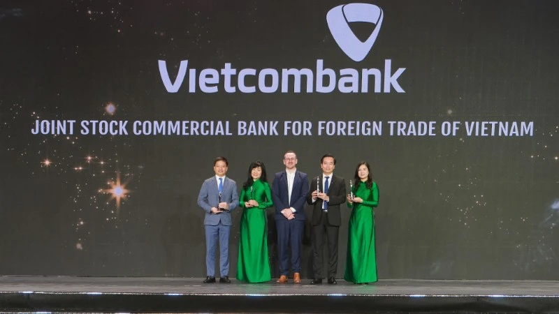 Tạp chí nhân sự hàng đầu châu Á - HR ASIA tiếp tục vinh danh Vietcombank tại tất cả các hạng mục giải thưởng “Nơi làm việc tốt nhất châu Á” năm 2026 Tạp chí nhân sự hàng đầu châu Á - HR ASIA tiếp tục vinh danh Vietcombank tại tất cả các hạng mục giải thưởng “Nơi làm việc tốt nhất châu Á” năm 2026