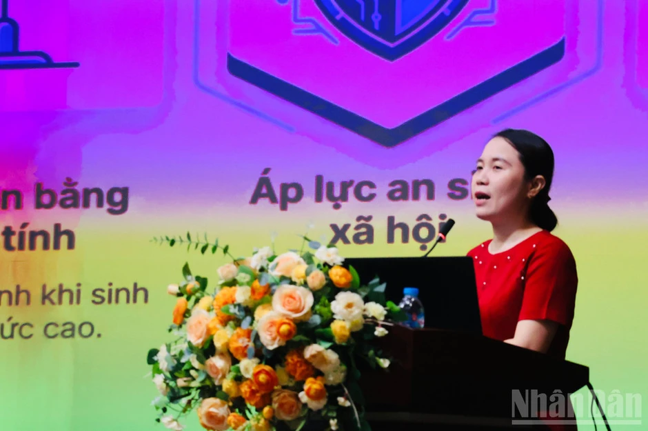 Tập huấn công tác dân số và chăm lo cho nữ công nhân mắc bệnh hiểm nghèo Tập huấn công tác dân số và chăm lo cho nữ công nhân mắc bệnh hiểm nghèo