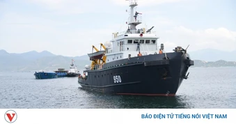 Tàu 950 cứu hộ thành công sà lan trôi dạt gần 200 hải lý trên biển