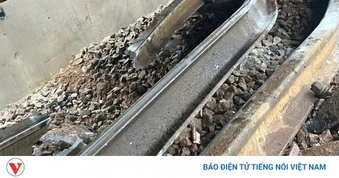 Tàu hỏa trật bánh trên đèo Hải Vân, thành phố Đà Nẵng