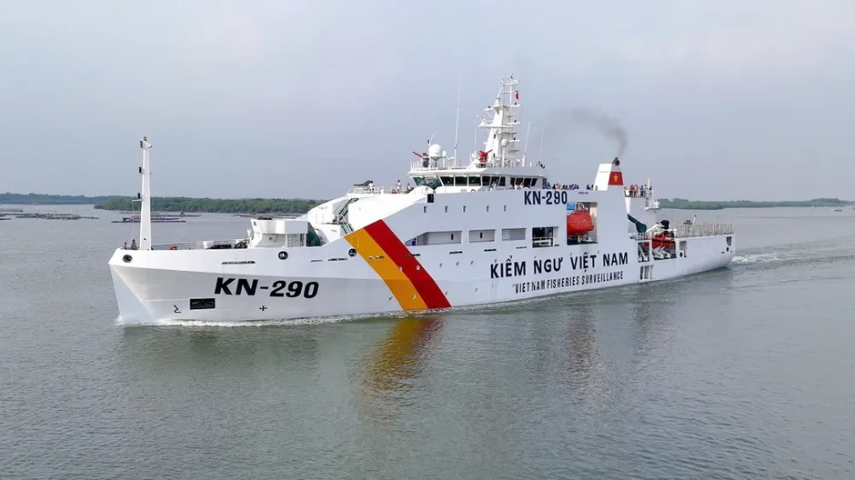 Tàu KN-290 khởi hành đưa “Trăng thu Biên cương” đến Côn Đảo Tàu KN-290 khởi hành đưa “Trăng thu Biên cương” đến Côn Đảo