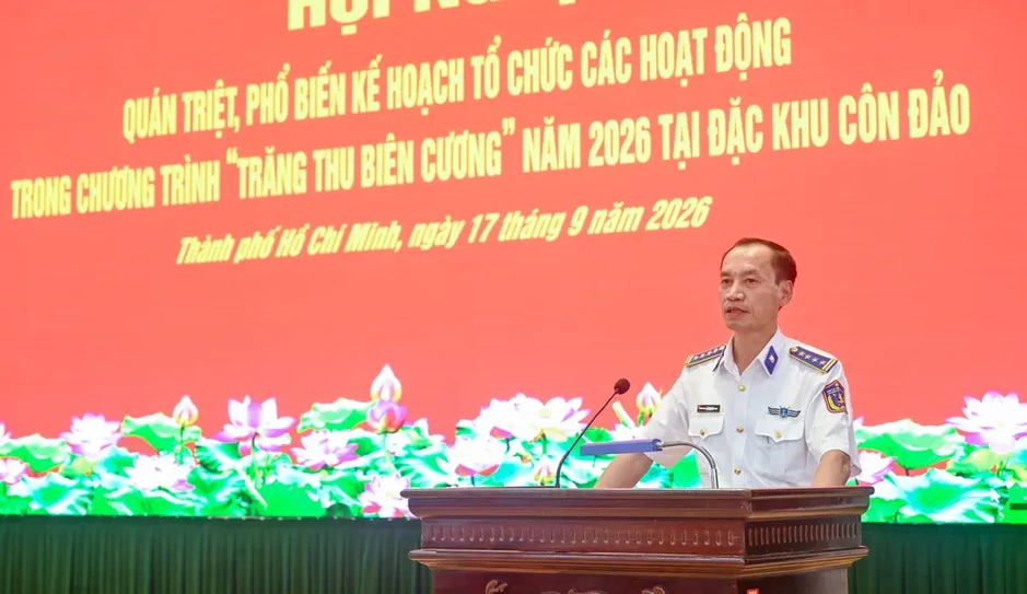 Tàu KN-290 khởi hành đưa “Trăng thu Biên cương” đến Côn Đảo Tàu KN-290 khởi hành đưa “Trăng thu Biên cương” đến Côn Đảo