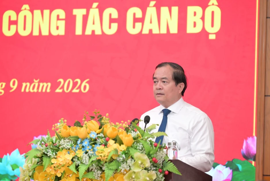 Tây Ninh công bố quyết định của Chủ tịch Quốc hội và Thủ tướng về công tác cán bộ Tây Ninh công bố quyết định của Chủ tịch Quốc hội và Thủ tướng về công tác cán bộ