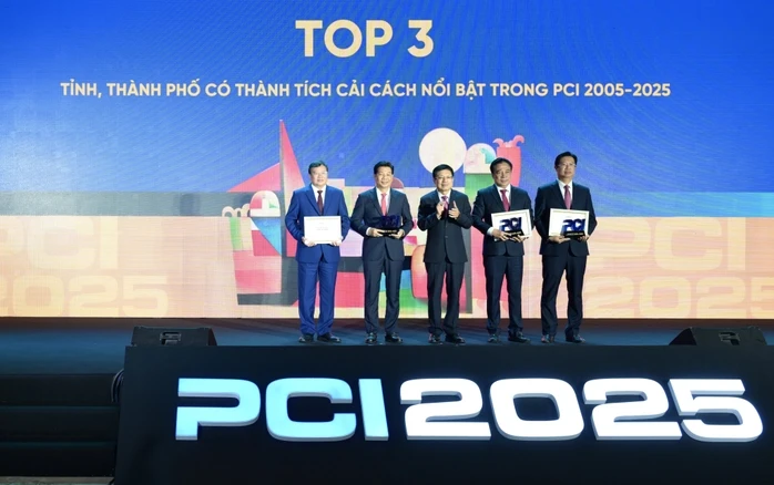 Tây Ninh được vinh danh thành tích cải cách nổi bật trong 20 năm PCI Tây Ninh được vinh danh thành tích cải cách nổi bật trong 20 năm PCI
