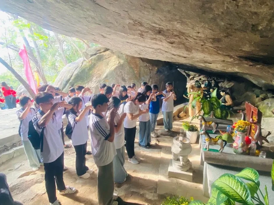 Tây Ninh: Kiểm soát người ra vào núi Bà Đen để phòng cháy rừng Tây Ninh: Kiểm soát người ra vào núi Bà Đen để phòng cháy rừng
