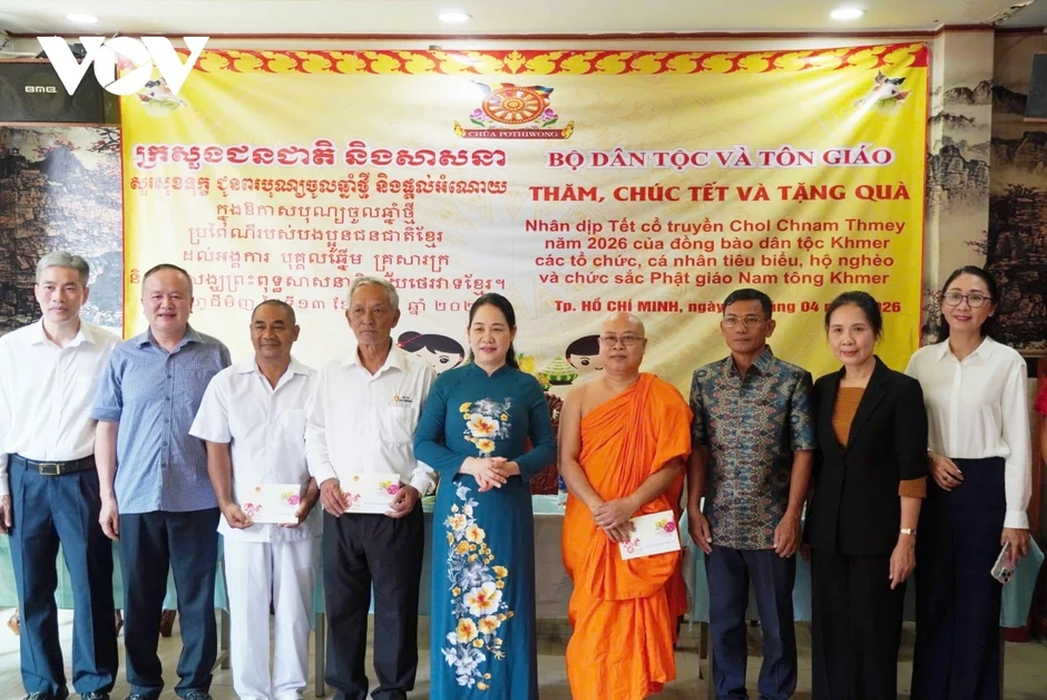 Tết Chôl Chnăm Thmây là dịp thắt chặt thêm tình đoàn kết, gắn kết giữa đạo và đời Tết Chôl Chnăm Thmây là dịp thắt chặt thêm tình đoàn kết, gắn kết giữa đạo và đời