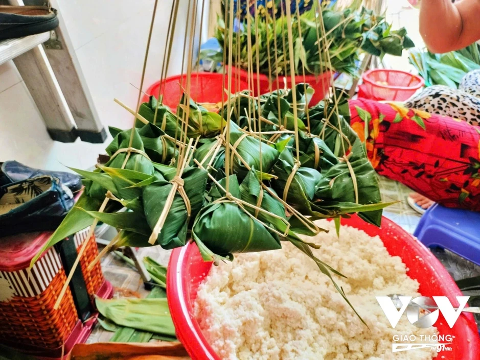 Tết Đoan Ngọ - Ghé thăm xóm bánh ú hơn nửa thế kỷ giữa Sài Gòn Tết Đoan Ngọ - Ghé thăm xóm bánh ú hơn nửa thế kỷ giữa Sài Gòn