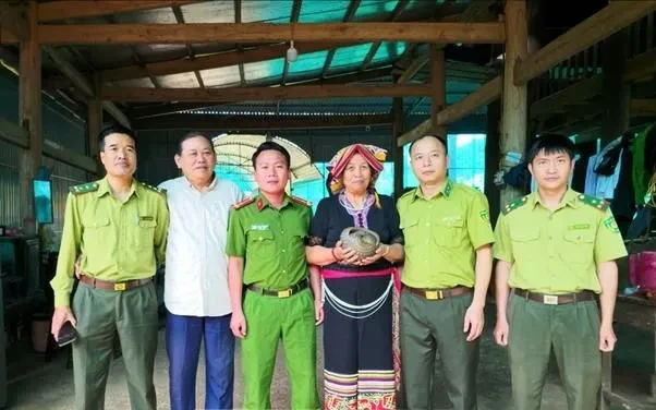 Thả 1 cá thể tê tê quý hiếm về môi trường tự nhiên Thả 1 cá thể tê tê quý hiếm về môi trường tự nhiên