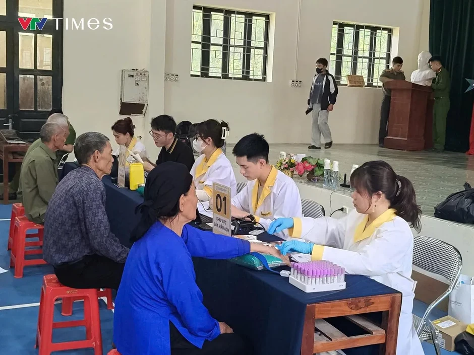 Thái Nguyên đưa thân nhân liệt sĩ chưa xác định được danh tính đi lấy mẫu ADN