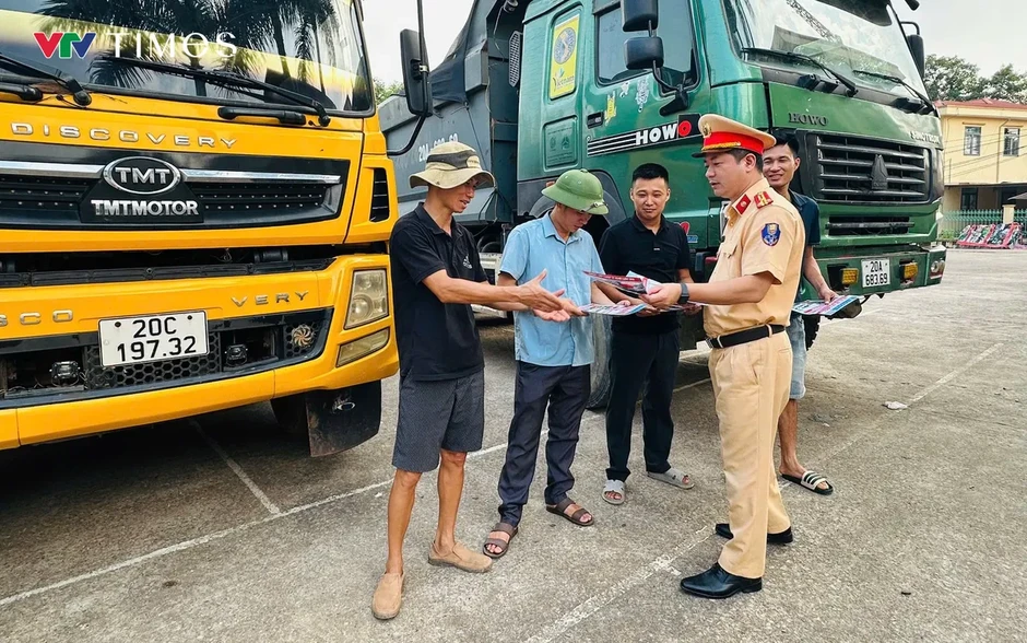 Thái Nguyên: Siết chặt quản lý xe tải trọng lớn, doanh nghiệp cam kết "3 không" Thái Nguyên: Siết chặt quản lý xe tải trọng lớn, doanh nghiệp cam kết "3 không"