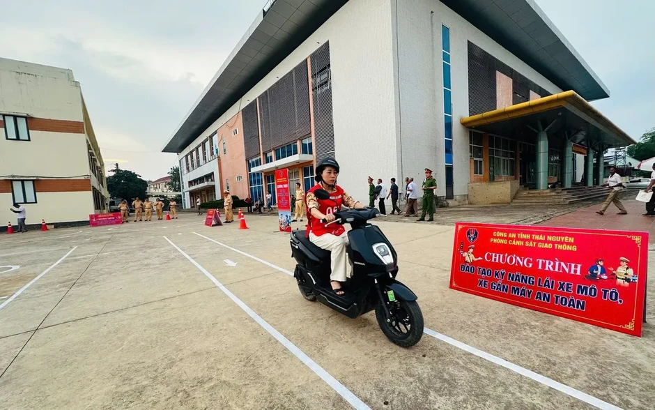 Thái Nguyên: Xử lý hơn 1.800 trường hợp sau 1 tuần thí điểm chiến dịch lái xe an toàn Thái Nguyên: Xử lý hơn 1.800 trường hợp sau 1 tuần thí điểm chiến dịch lái xe an toàn