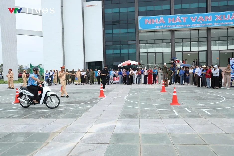 Thái Nguyên: Xử lý hơn 1.800 trường hợp sau 1 tuần thí điểm chiến dịch lái xe an toàn Thái Nguyên: Xử lý hơn 1.800 trường hợp sau 1 tuần thí điểm chiến dịch lái xe an toàn