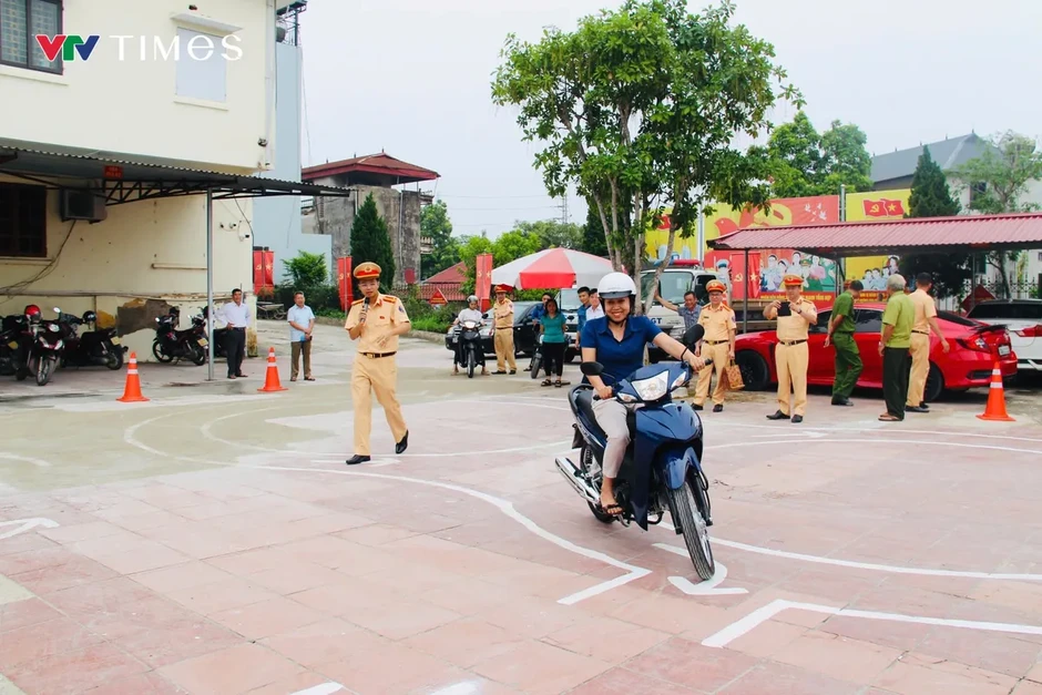 Thái Nguyên: Xử lý hơn 1.800 trường hợp sau 1 tuần thí điểm chiến dịch lái xe an toàn Thái Nguyên: Xử lý hơn 1.800 trường hợp sau 1 tuần thí điểm chiến dịch lái xe an toàn