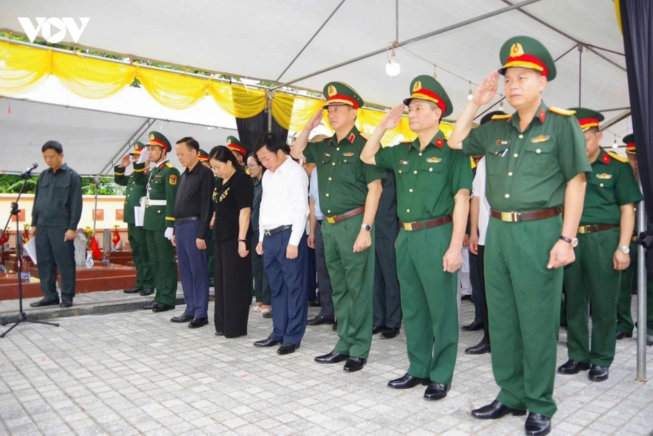 Thăm, động viên lực lượng thực hiện “Chiến dịch 500 ngày đêm” ở Thái Nguyên Thăm, động viên lực lượng thực hiện “Chiến dịch 500 ngày đêm” ở Thái Nguyên