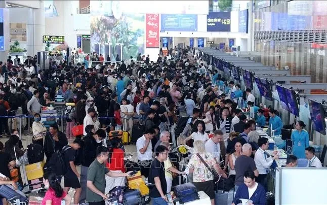 Thận trọng tránh “bẫy” lừa đảo mùa du lịch cao điểm Thận trọng tránh “bẫy” lừa đảo mùa du lịch cao điểm