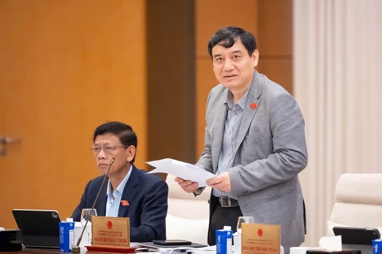 Thận trọng với nguyên tắc khen thưởng "thành tích đến đâu, khen thưởng đến đó" Thận trọng với nguyên tắc khen thưởng "thành tích đến đâu, khen thưởng đến đó"