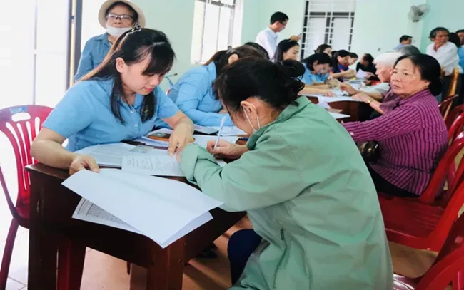 Tháng 10, chi trả lương hưu, trợ cấp bảo hiểm xã hội vào hai ngày làm việc đầu tiên Tháng 10, chi trả lương hưu, trợ cấp bảo hiểm xã hội vào hai ngày làm việc đầu tiên