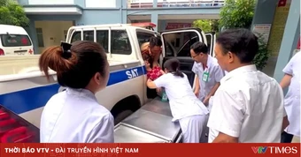 Thanh Hóa: Cảnh sát giao thông kịp thời đưa người phụ nữ bất tỉnh đi cấp cứu