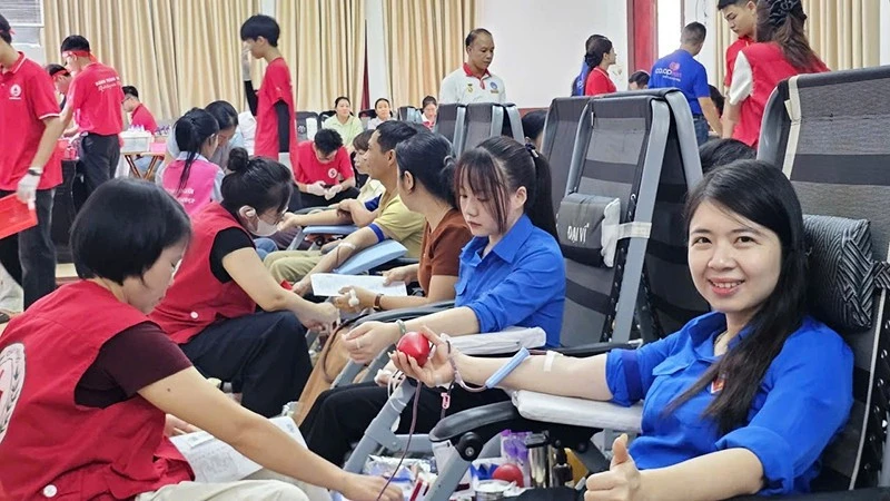 Thanh Hóa: Hưởng ứng “Hành trình Đỏ” và tôn vinh người hiến máu Thanh Hóa: Hưởng ứng “Hành trình Đỏ” và tôn vinh người hiến máu