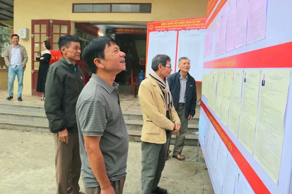 Thanh Hóa: Không khí chuẩn bị bầu cử rộn ràng trên các tuyến phố Thanh Hóa: Không khí chuẩn bị bầu cử rộn ràng trên các tuyến phố