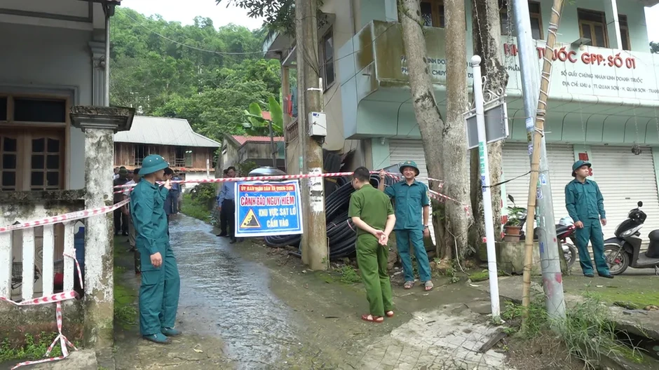 Thanh Hóa: Sạt lở, sụt lún đất ở bản Thanh Sơn vẫn diễn biến phức tạp Thanh Hóa: Sạt lở, sụt lún đất ở bản Thanh Sơn vẫn diễn biến phức tạp