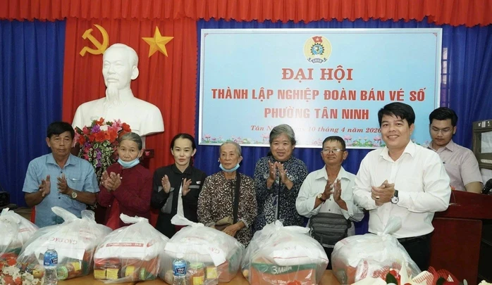 Thành lập nghiệp đoàn bán vé số dạo ở Tây Ninh Thành lập nghiệp đoàn bán vé số dạo ở Tây Ninh