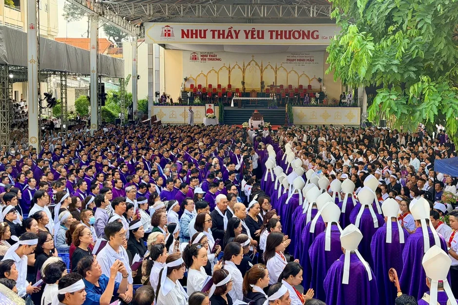 Thánh lễ an táng Đức Hồng y Gioan Baotixita Phạm Minh Mẫn Thánh lễ an táng Đức Hồng y Gioan Baotixita Phạm Minh Mẫn