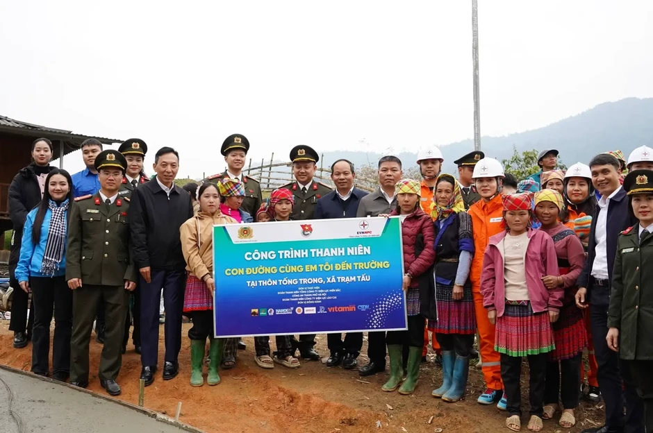 Thanh niên Việt Nam trực tiếp tham gia kiến tạo tương lai Thanh niên Việt Nam trực tiếp tham gia kiến tạo tương lai