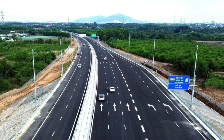 Thành phố Đồng Nai đã gắn bảng tên 'đại lộ Nguyễn Hữu Cảnh' dài hơn 15km Thành phố Đồng Nai đã gắn bảng tên 'đại lộ Nguyễn Hữu Cảnh' dài hơn 15km