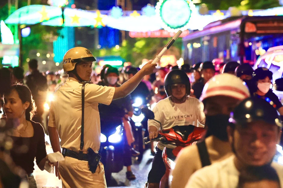 Thành phố Hồ Chí Minh bảo đảm an ninh tại các điểm bắn pháo hoa tối 30/4 Thành phố Hồ Chí Minh bảo đảm an ninh tại các điểm bắn pháo hoa tối 30/4