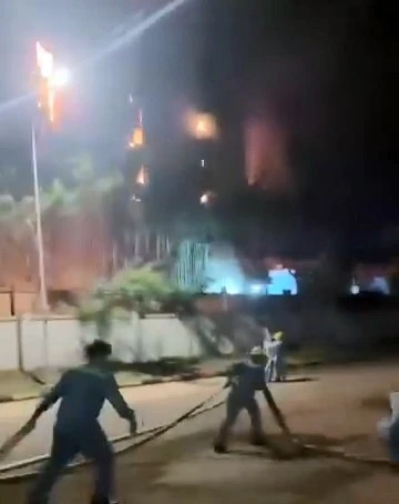 Thành phố Hồ Chí Minh: Cháy dây chuyền tái sinh a-xít nhà máy tôn Hoa Sen tại phường Phú Mỹ Thành phố Hồ Chí Minh: Cháy dây chuyền tái sinh a-xít nhà máy tôn Hoa Sen tại phường Phú Mỹ
