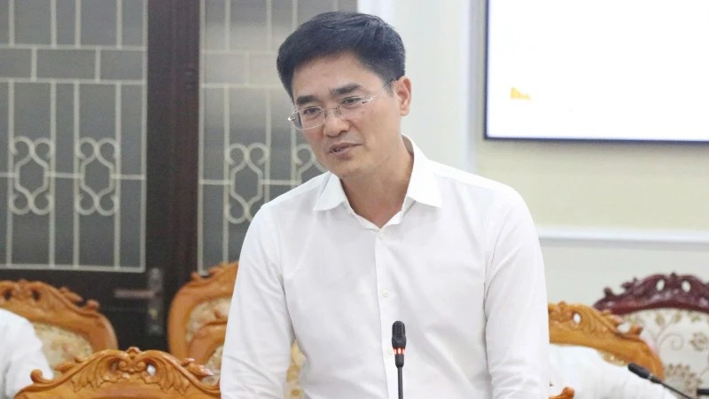 Thành phố Hồ Chí Minh: Quyết tâm giải quyết việc di dời các căn nhà ven kênh rạch Thành phố Hồ Chí Minh: Quyết tâm giải quyết việc di dời các căn nhà ven kênh rạch