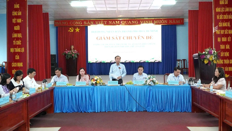 Thành phố Hồ Chí Minh: Quyết tâm thiết lập hành lang an toàn vững chắc để bảo vệ sức khỏe cho nhân dân Thành phố Hồ Chí Minh: Quyết tâm thiết lập hành lang an toàn vững chắc để bảo vệ sức khỏe cho nhân dân