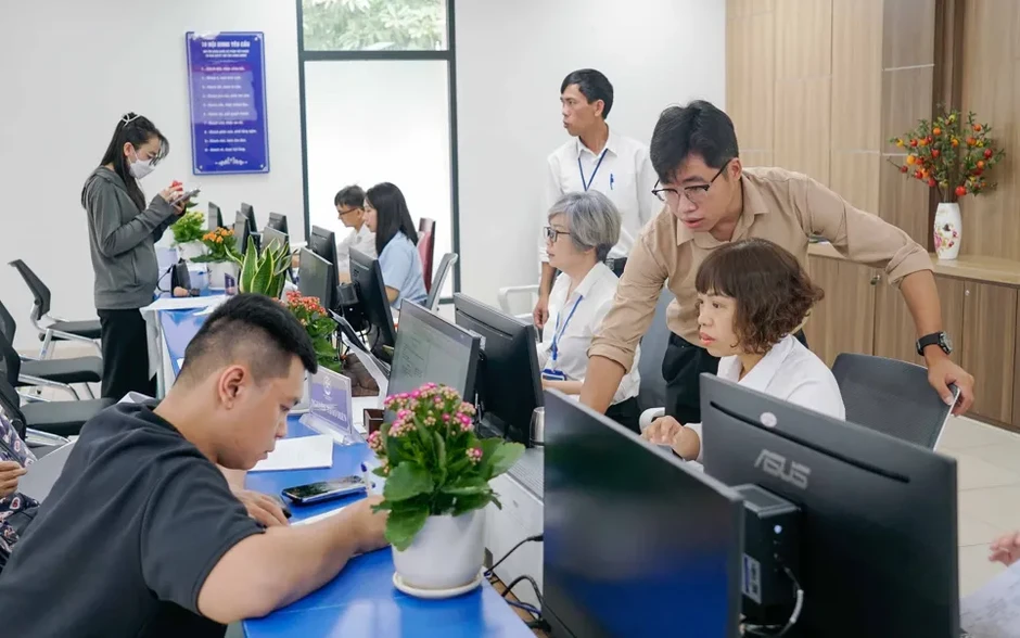 Thành ủy Hà Nội yêu cầu chấn chỉnh thái độ phục vụ công dân Thành ủy Hà Nội yêu cầu chấn chỉnh thái độ phục vụ công dân