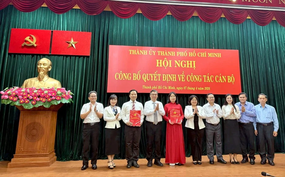 Thành ủy TP.HCM điều động cán bộ để giới thiệu, bầu giữ chức Chủ tịch Hội Liên hiệp Phụ nữ và Hội Chữ thập đỏ Thành ủy TP.HCM điều động cán bộ để giới thiệu, bầu giữ chức Chủ tịch Hội Liên hiệp Phụ nữ và Hội Chữ thập đỏ