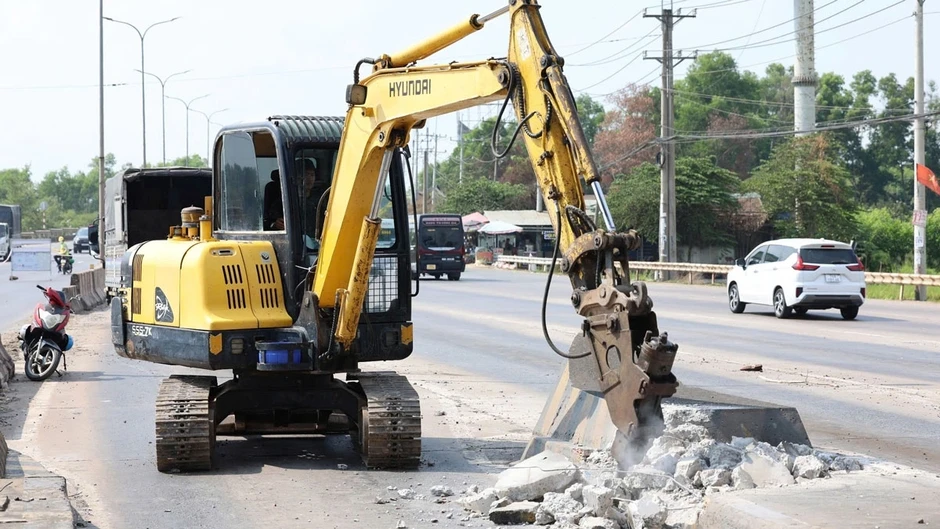Tháo dỡ hai trạm thu phí bỏ hoang trên Quốc lộ 51 đoạn qua Đồng Nai Tháo dỡ hai trạm thu phí bỏ hoang trên Quốc lộ 51 đoạn qua Đồng Nai