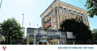 Tháo dỡ sân vận động Chi Lăng Đà Nẵng