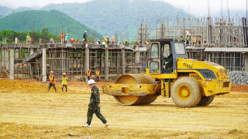 Tháo gỡ khó khăn, đẩy nhanh tiến độ xây dựng các trường phổ thông nội trú liên cấp tại vùng biên giới A Lưới Tháo gỡ khó khăn, đẩy nhanh tiến độ xây dựng các trường phổ thông nội trú liên cấp tại vùng biên giới A Lưới