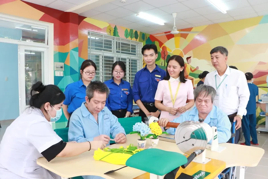 Thắp hy vọng hòa nhập cho người khuyết tật Thắp hy vọng hòa nhập cho người khuyết tật