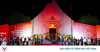 Thắp nến tri ân các anh hùng liệt sĩ tại Nghĩa trang Liệt sĩ Việt – Lào