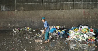 Thấp thỏm vì bãi trung chuyển rác ô nhiễm